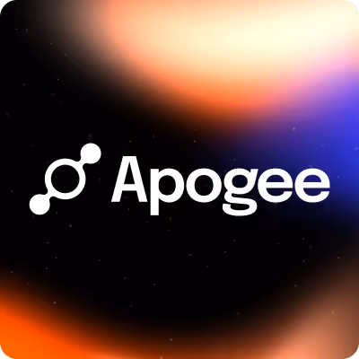 Logo Apogee en blanc avec un fond dégradé sombre aux nuances orange, violet et bleu.
